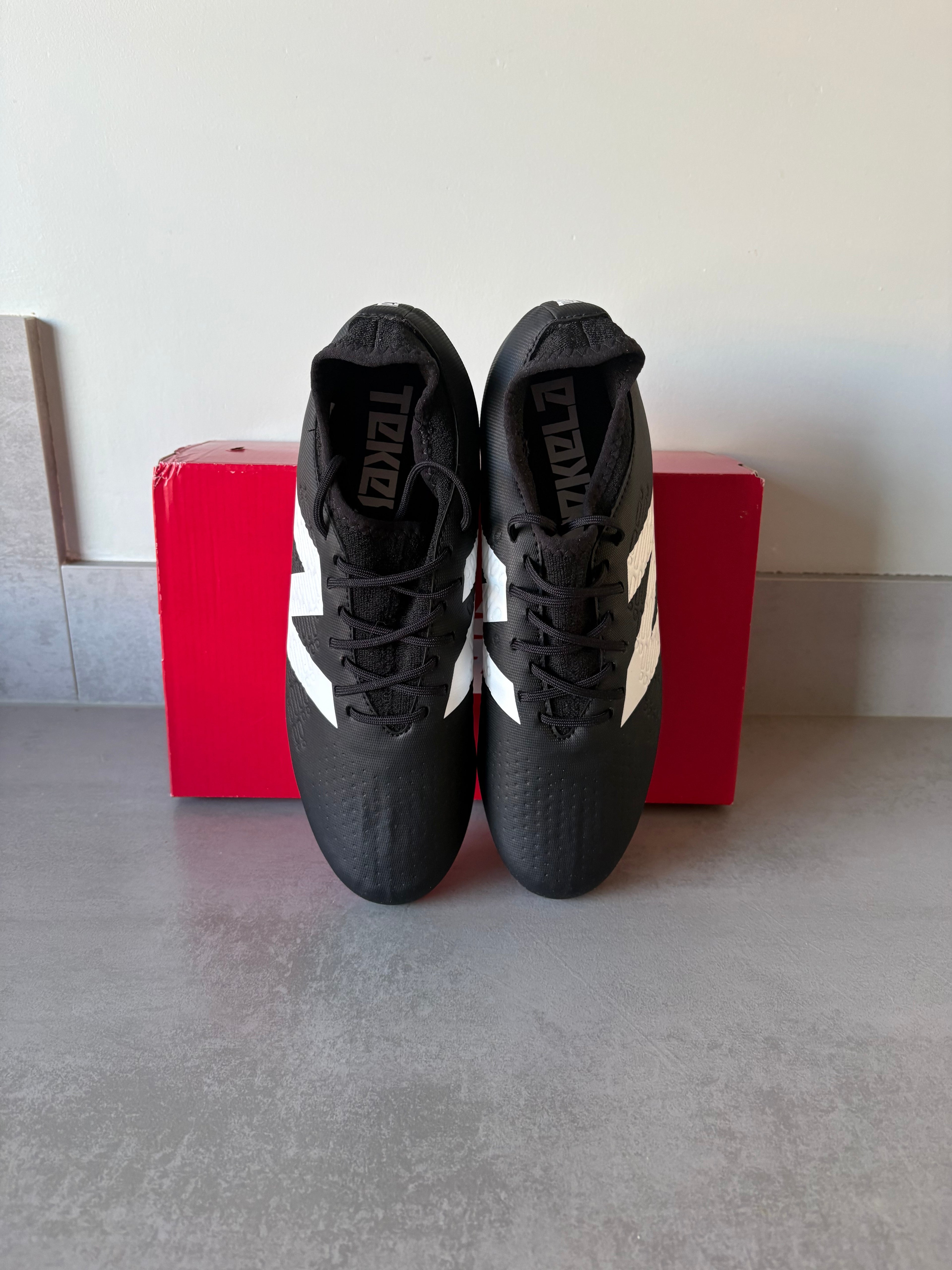 New Balance Tekala Magique V4 FG Black