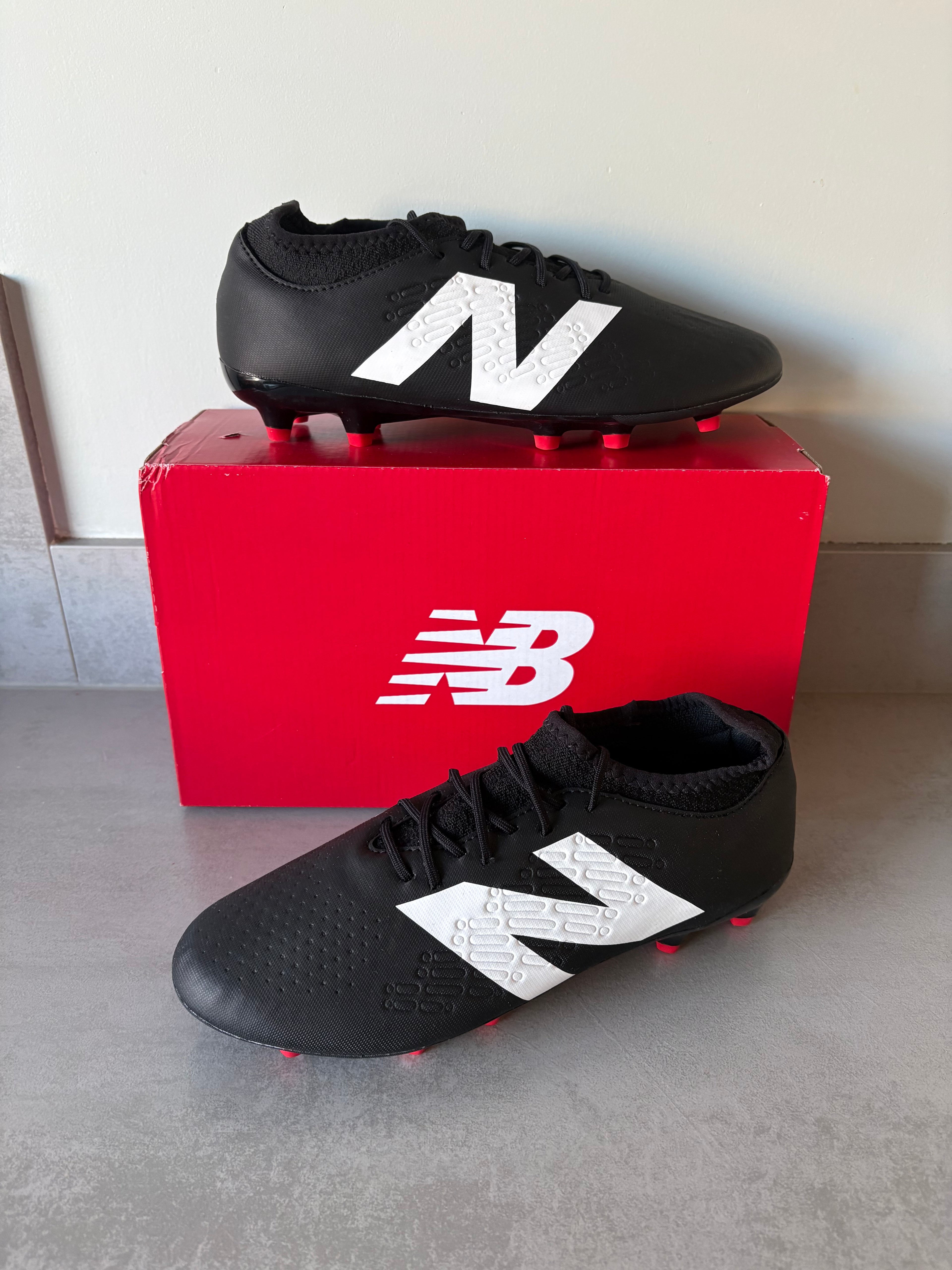 New Balance Tekala Magique V4 FG Black