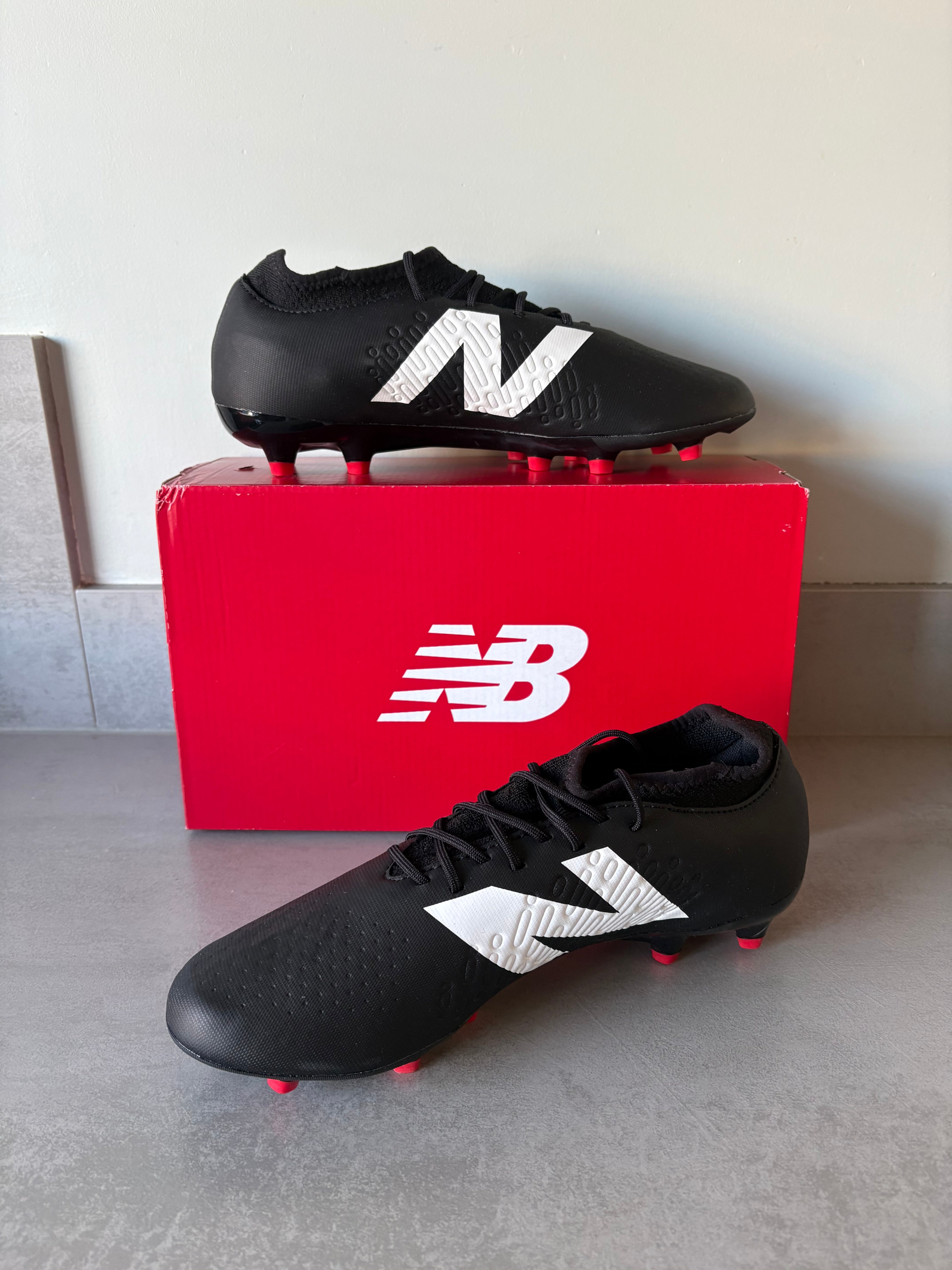 New Balance Tekala Magique V4 FG Black