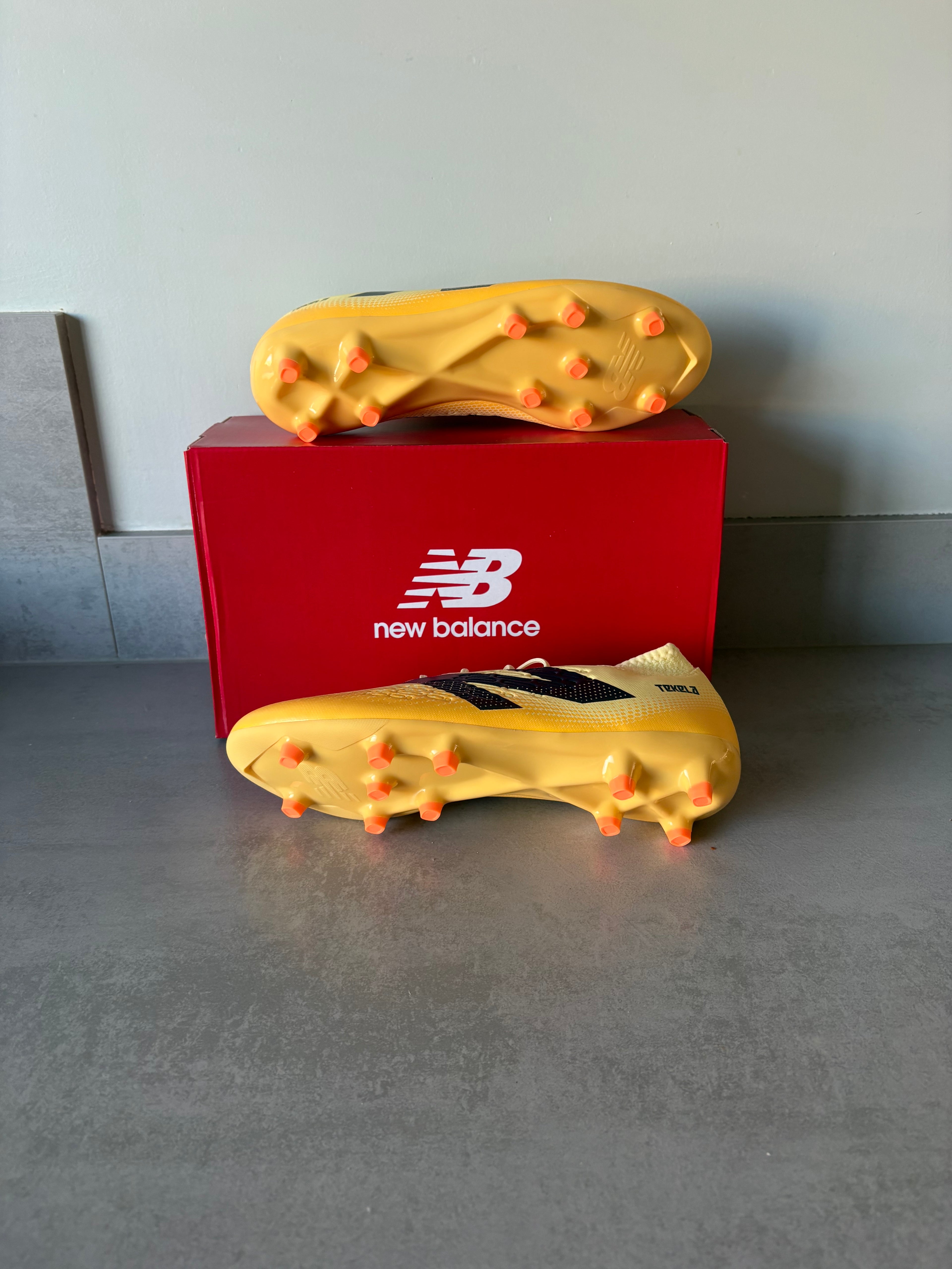 New Balance Tekela Magique V4 FG Yellow