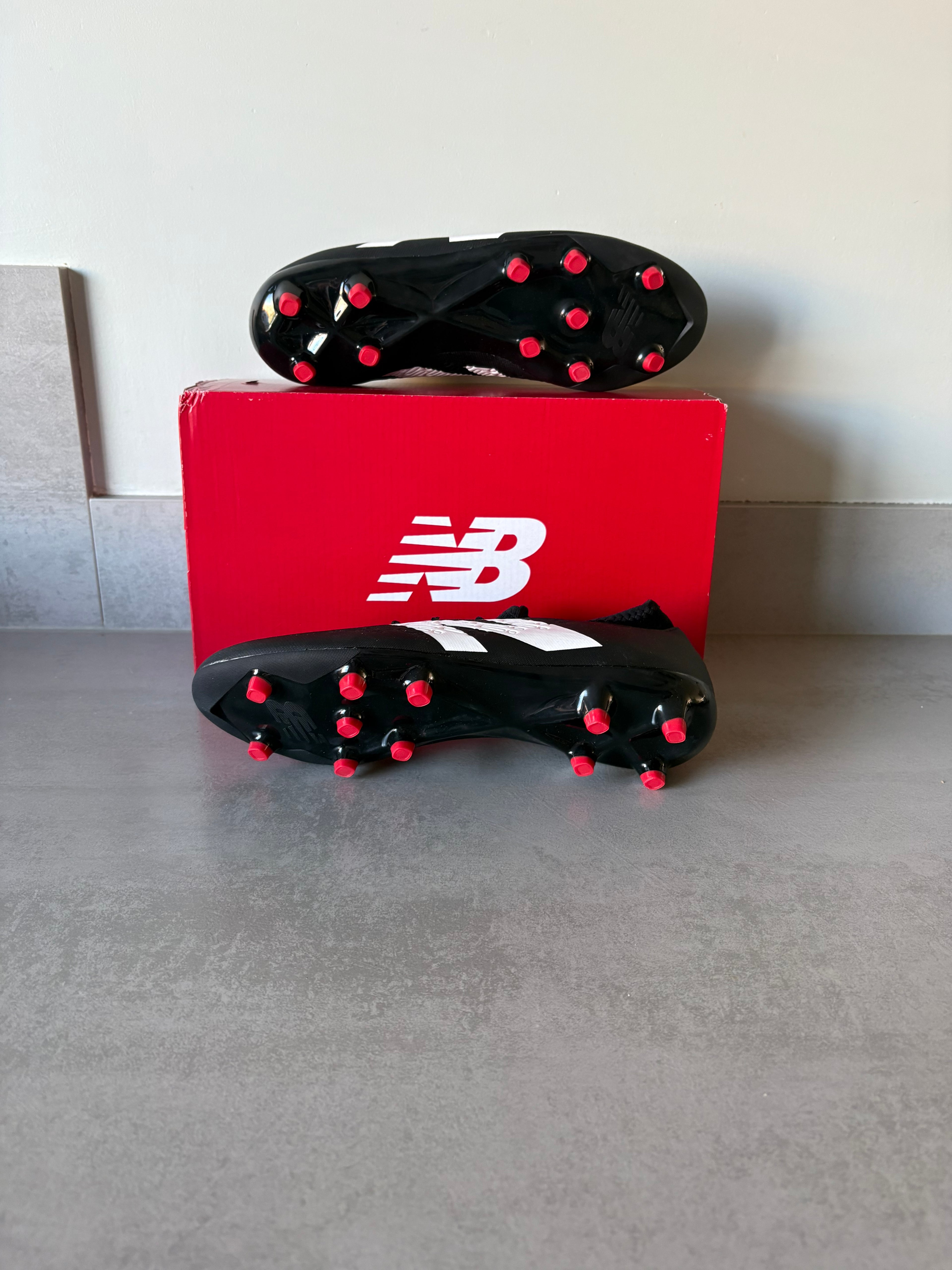 New Balance Tekala Magique V4 FG Black