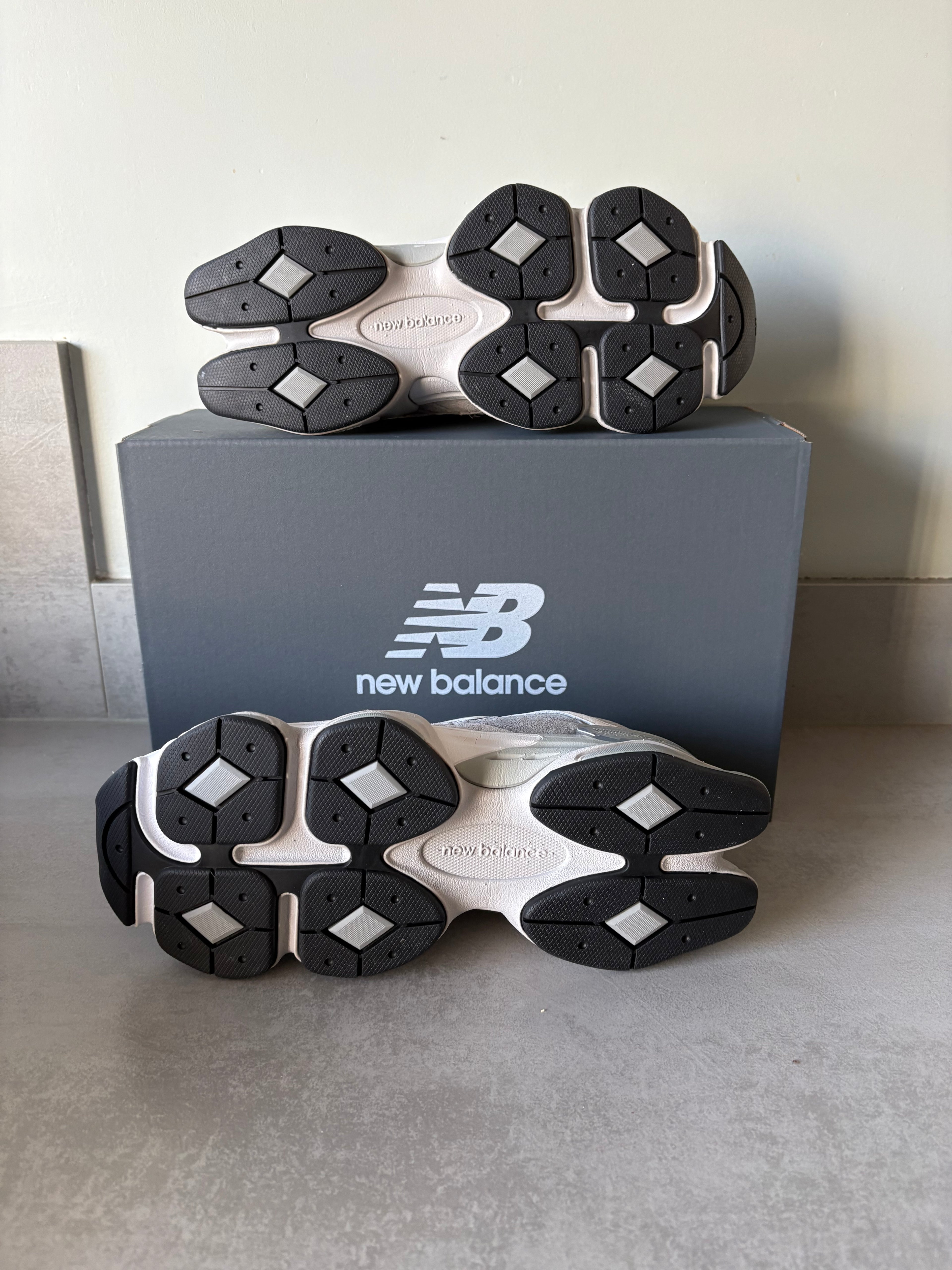 New Balance 9060 Concrete